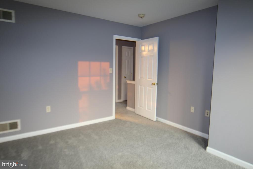 208 Adobe Dr