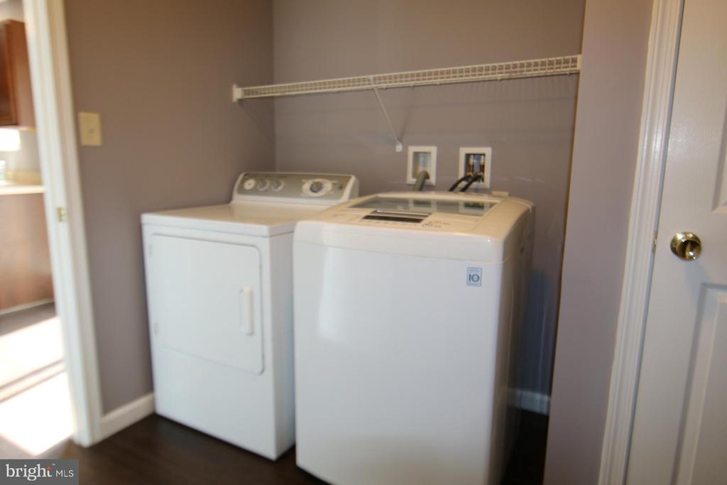 208 Adobe Dr