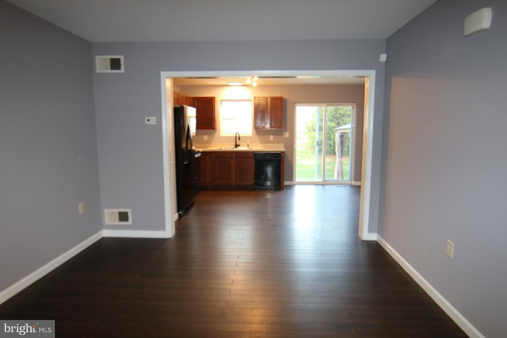 208 Adobe Dr