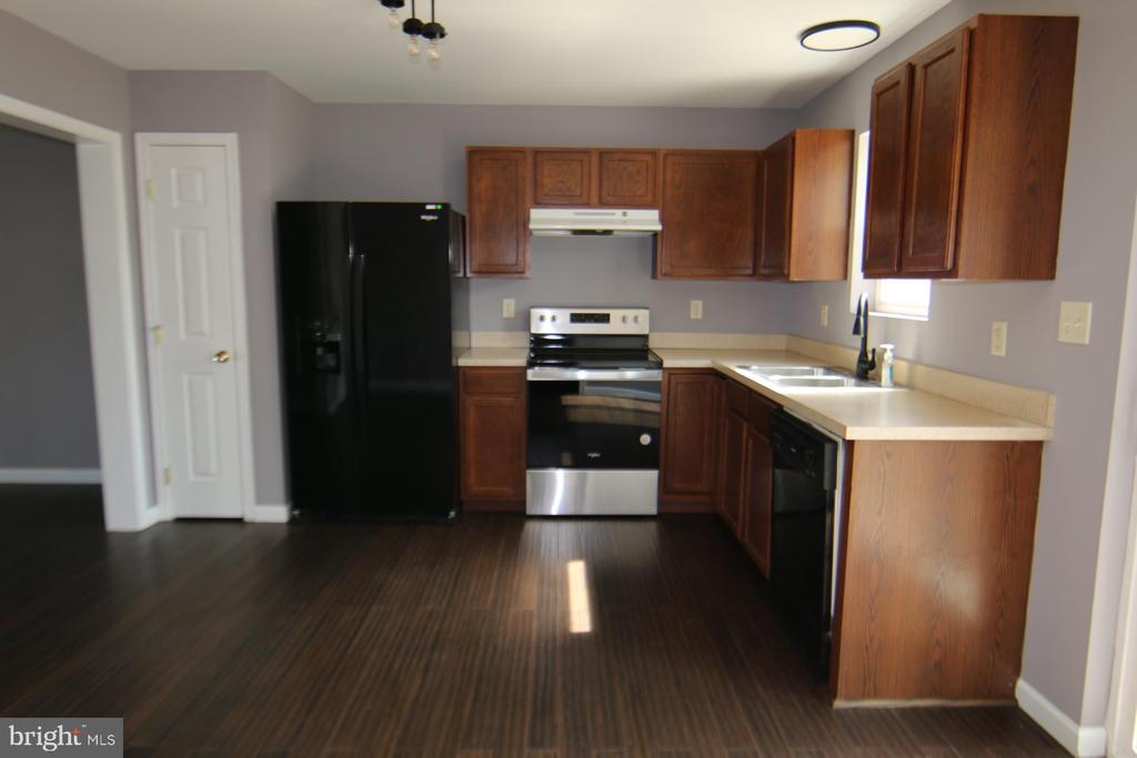 208 Adobe Dr