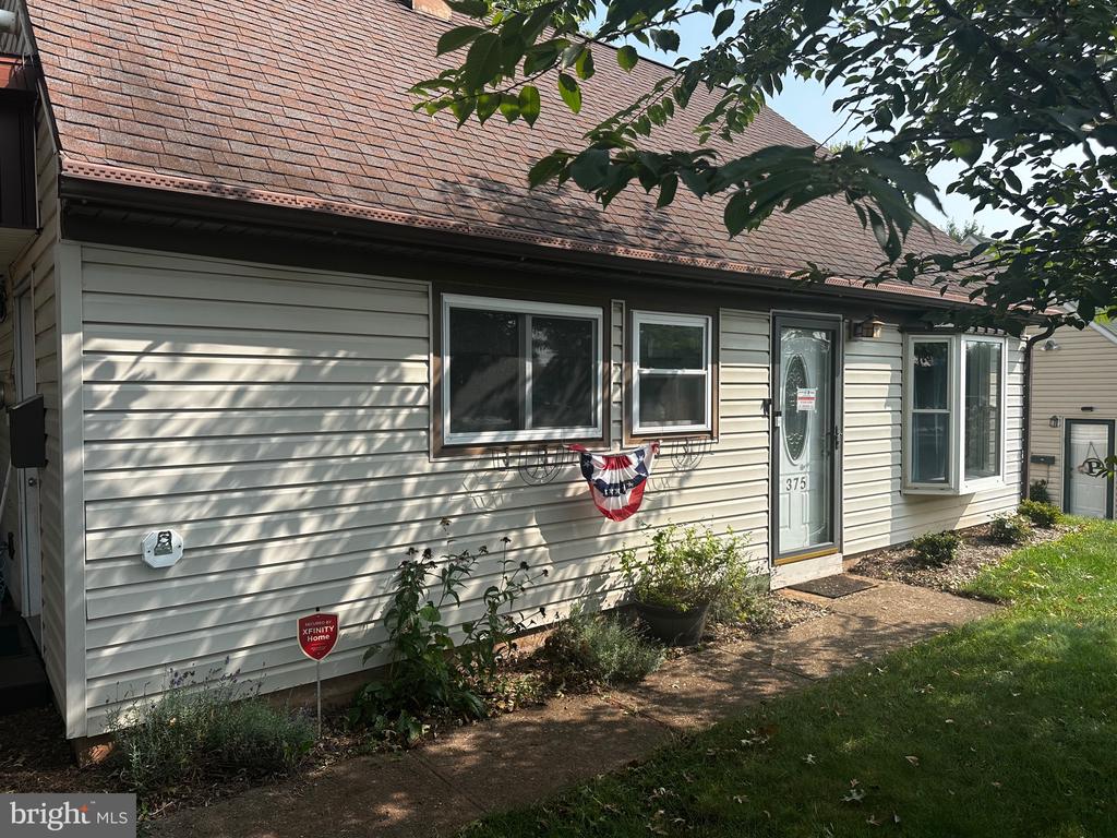 375 Plane St