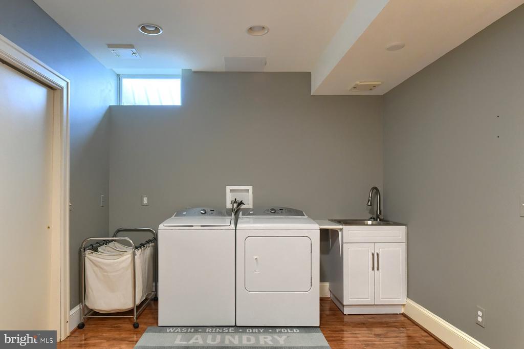 343 E Granada