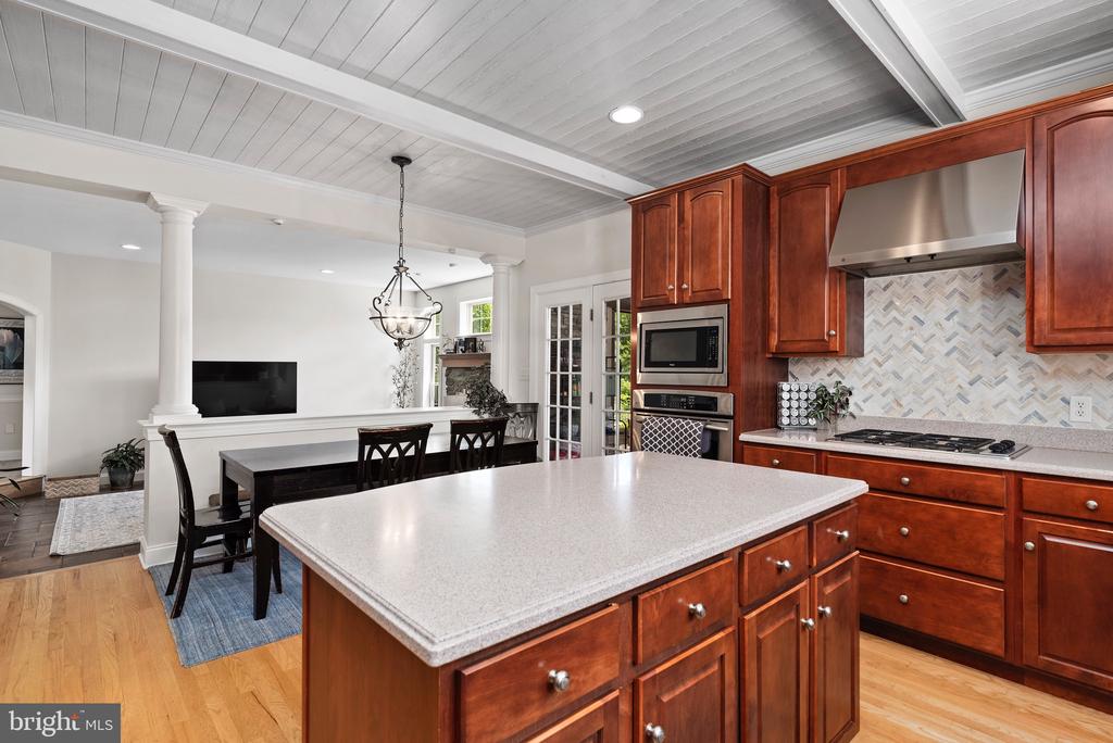 2749 Westhampton Ter