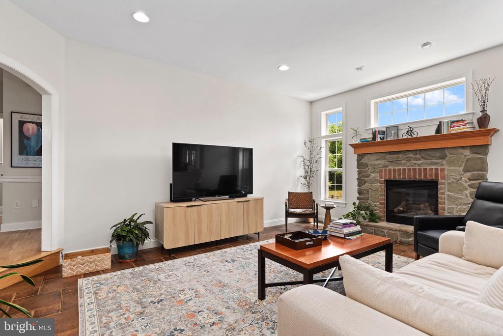 2749 Westhampton Ter