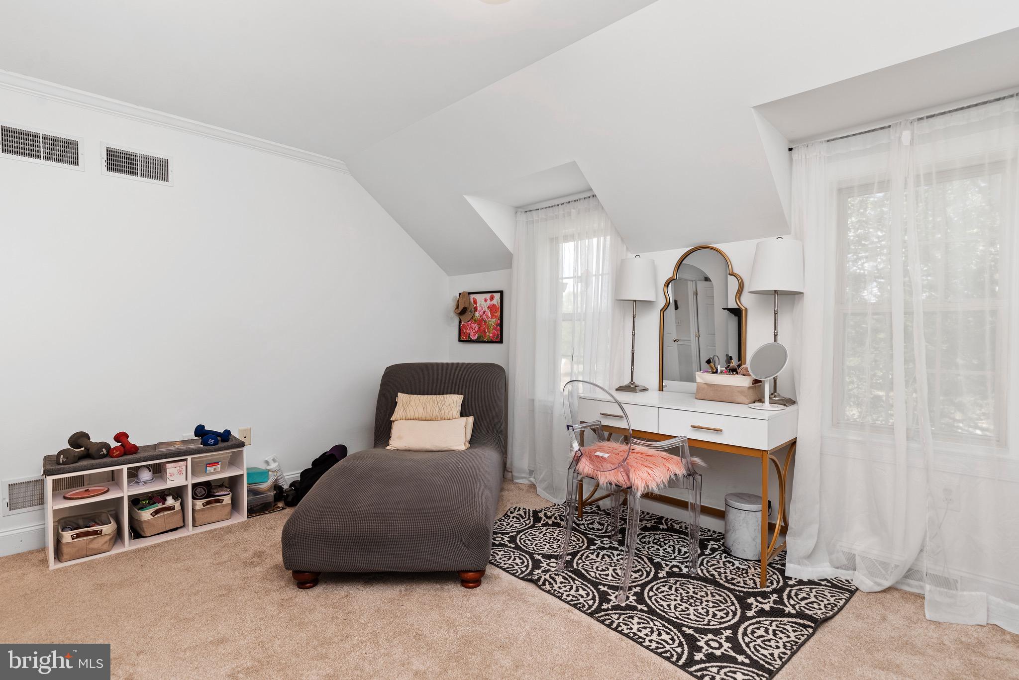 2749 Westhampton Ter