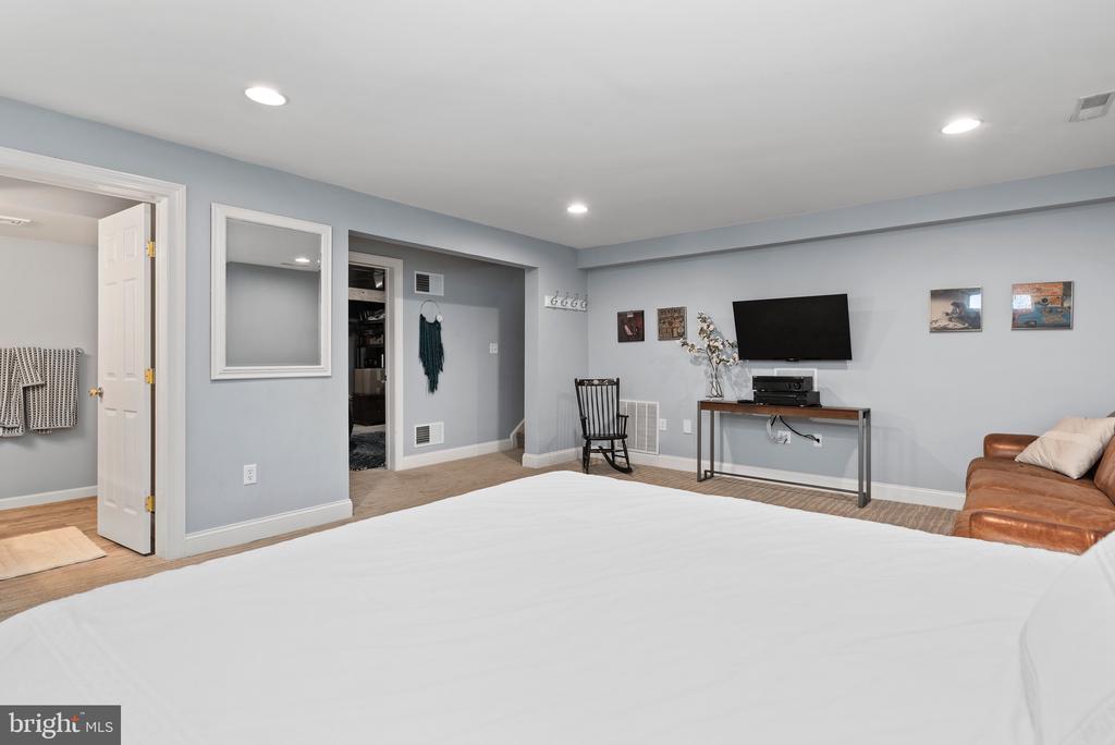 2749 Westhampton Ter