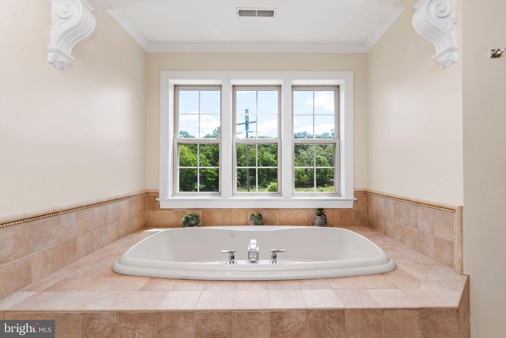 2749 Westhampton Ter
