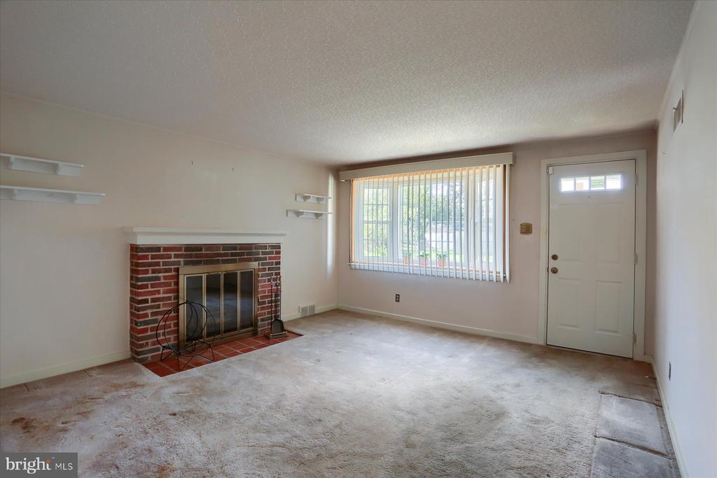 223 Earl Ave