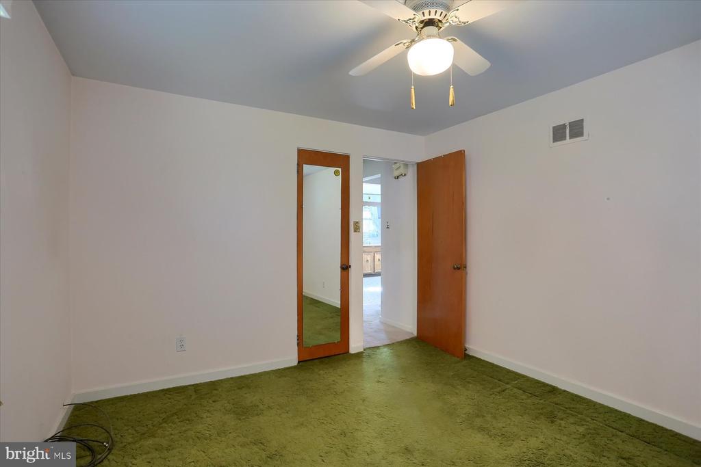 223 Earl Ave