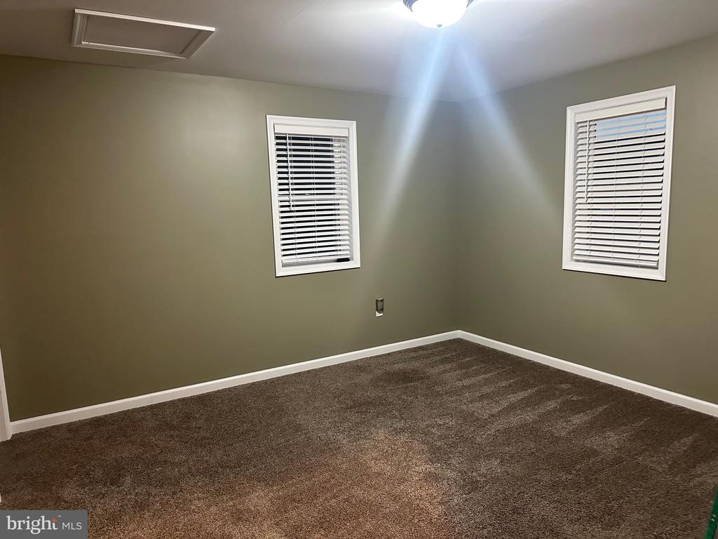 20 Dee Ct