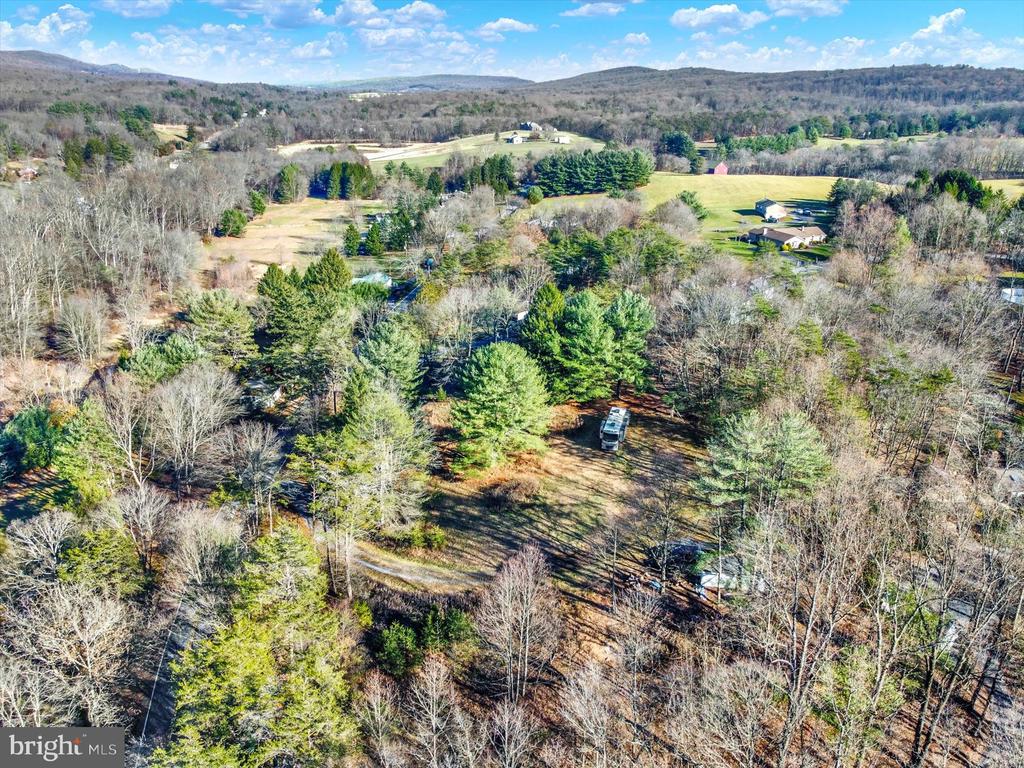 6961 Sleepy Hollow Rd