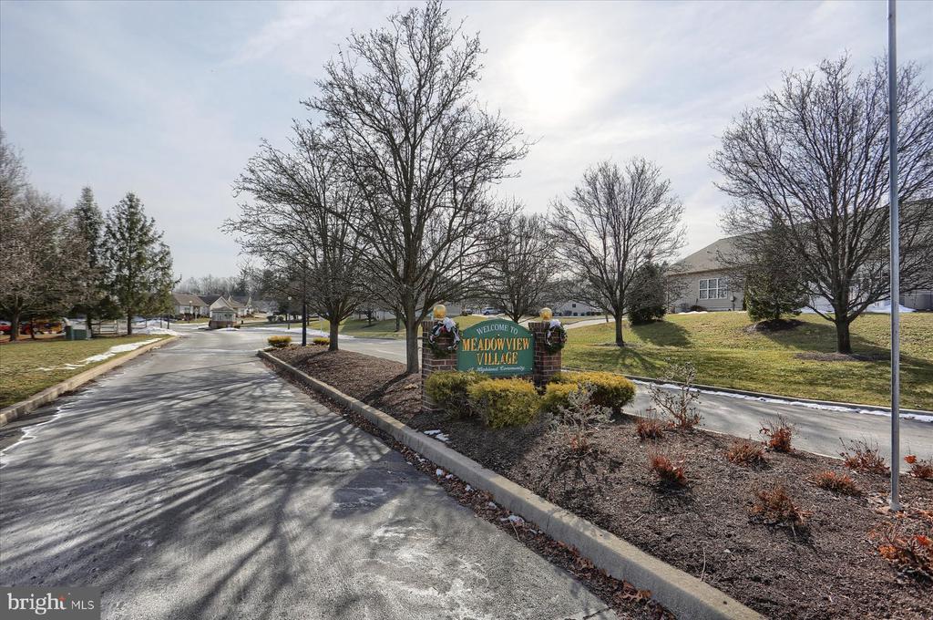 170 Meadowview Dr