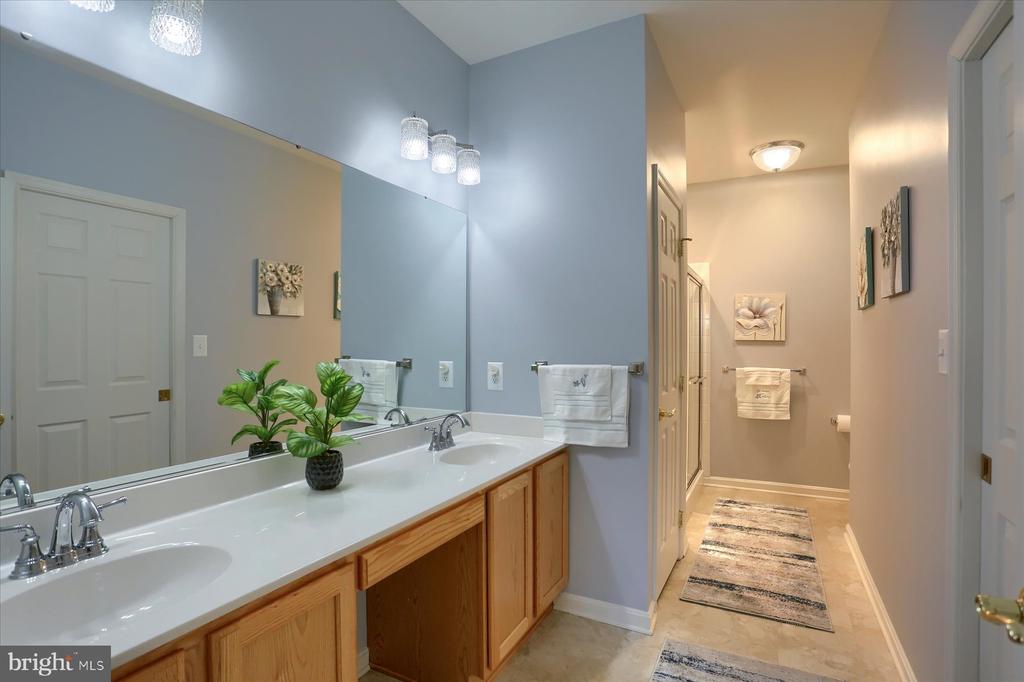 170 Meadowview Dr