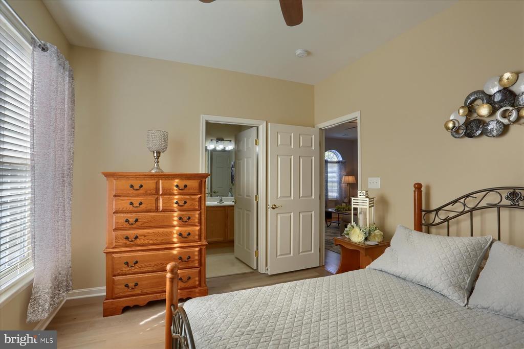 170 Meadowview Dr