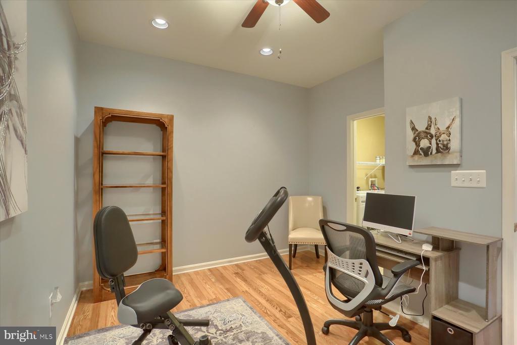 170 Meadowview Dr