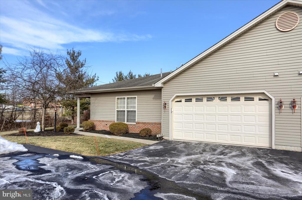 170 Meadowview Dr