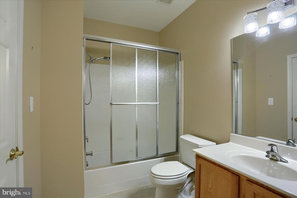 170 Meadowview Dr