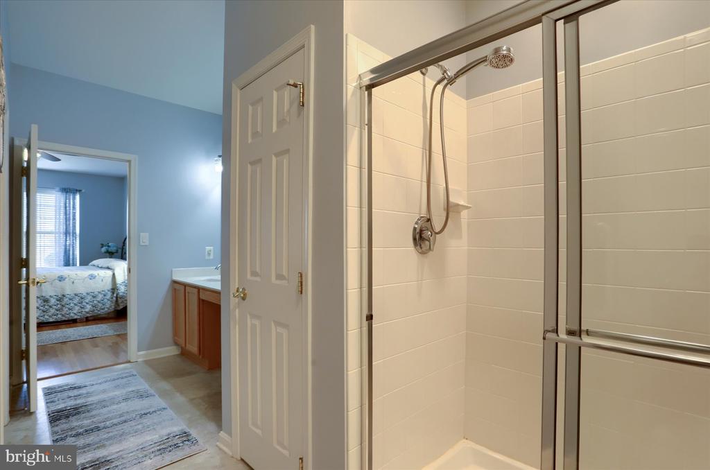 170 Meadowview Dr