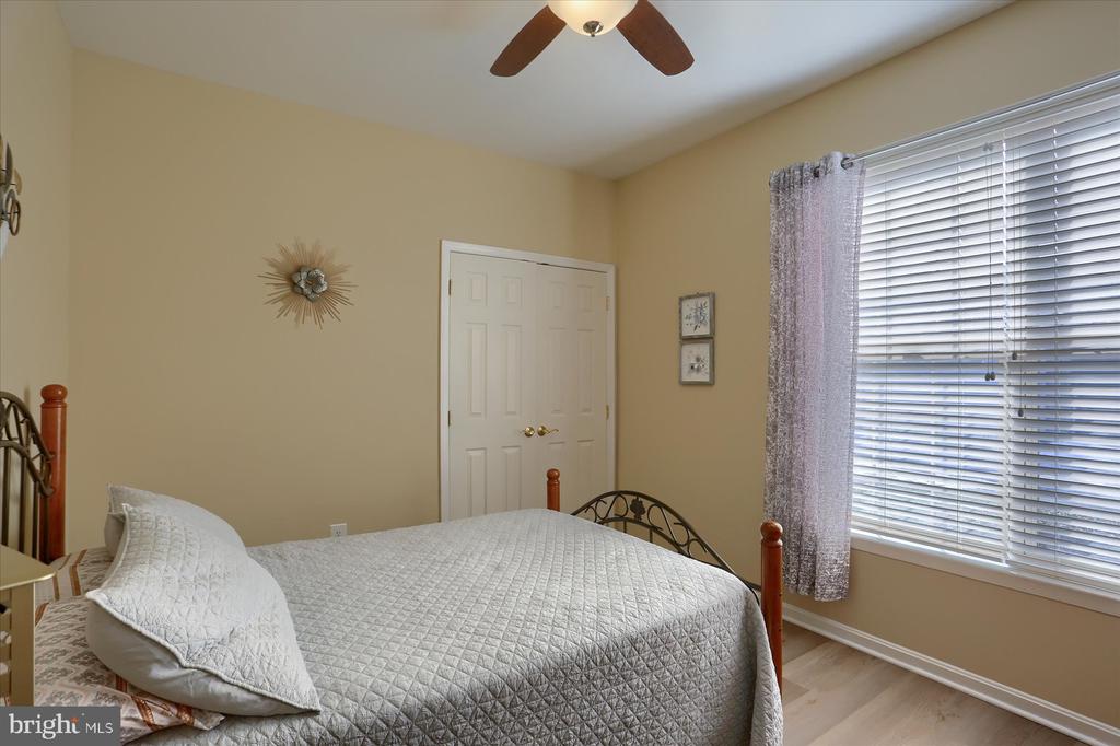 170 Meadowview Dr