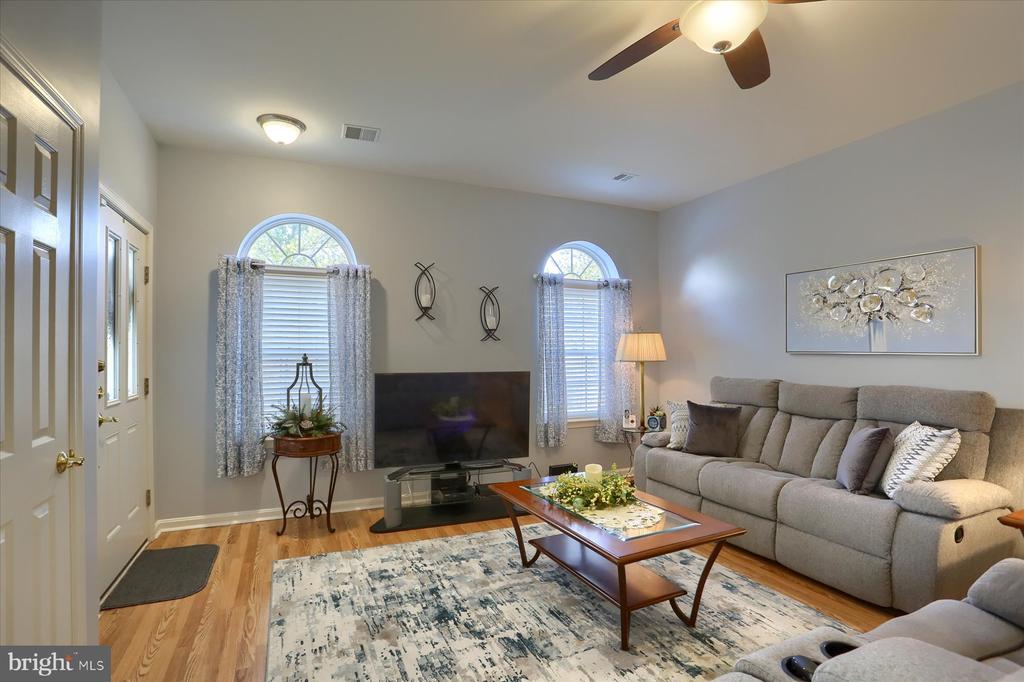 170 Meadowview Dr