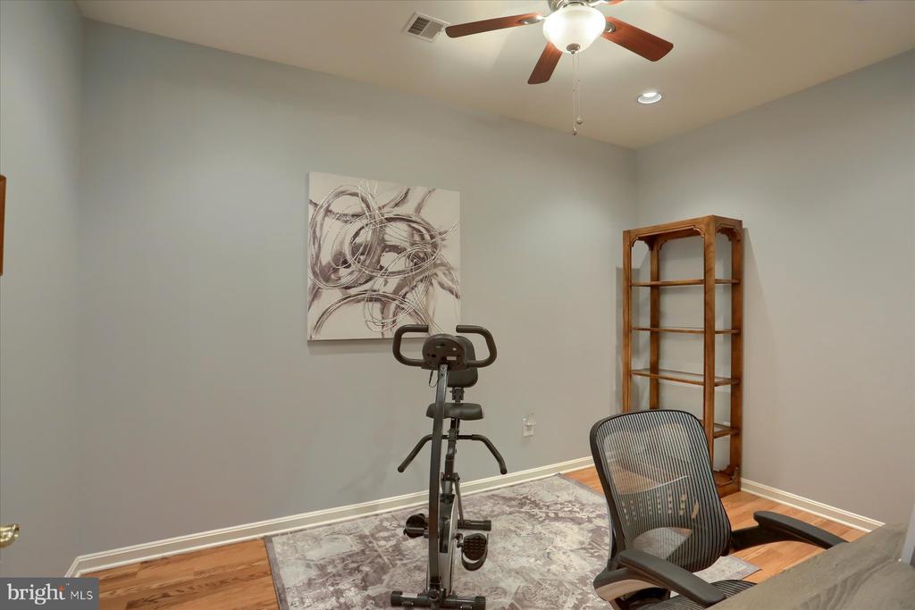 170 Meadowview Dr