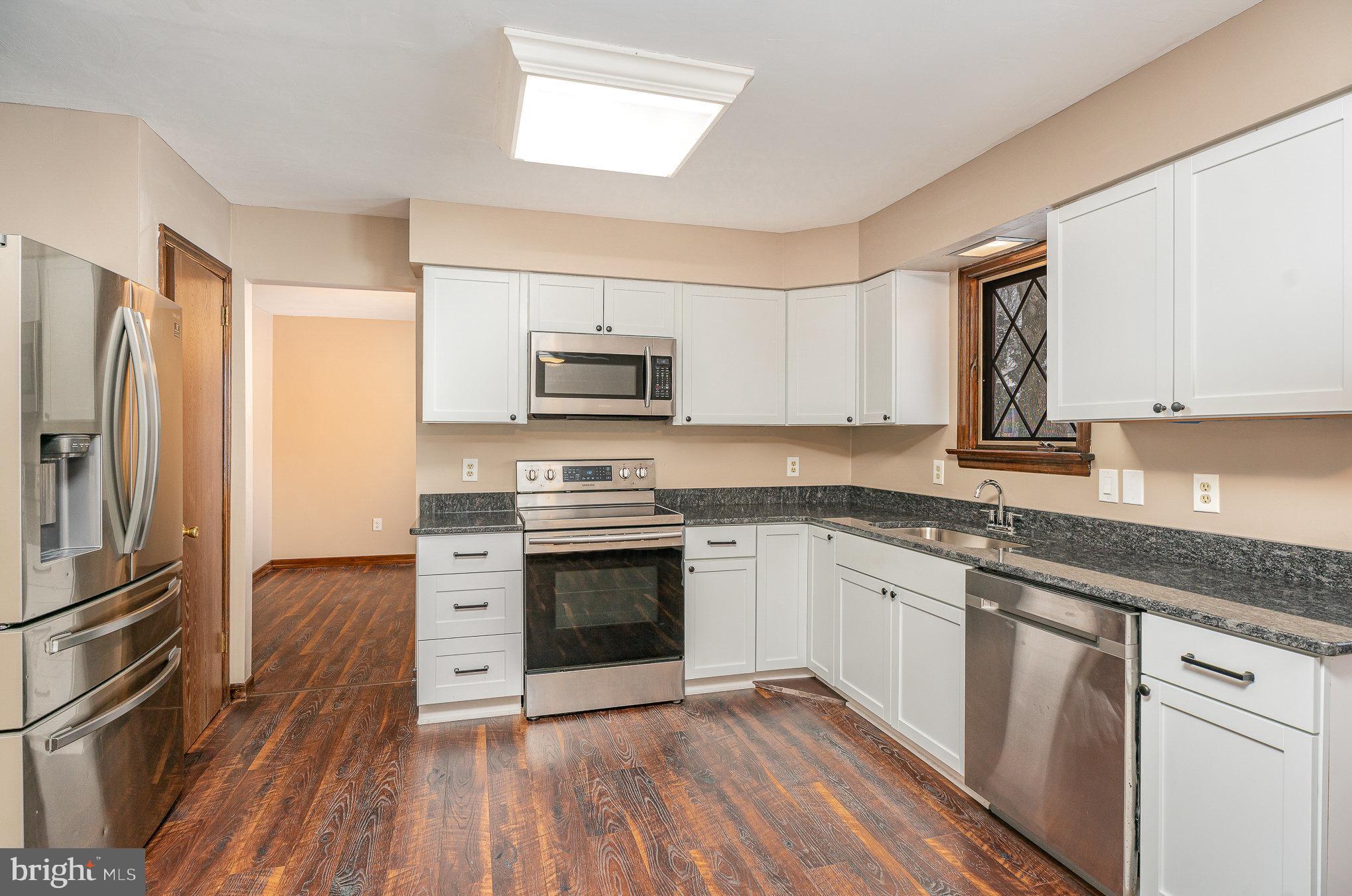 8 Mayapple Dr