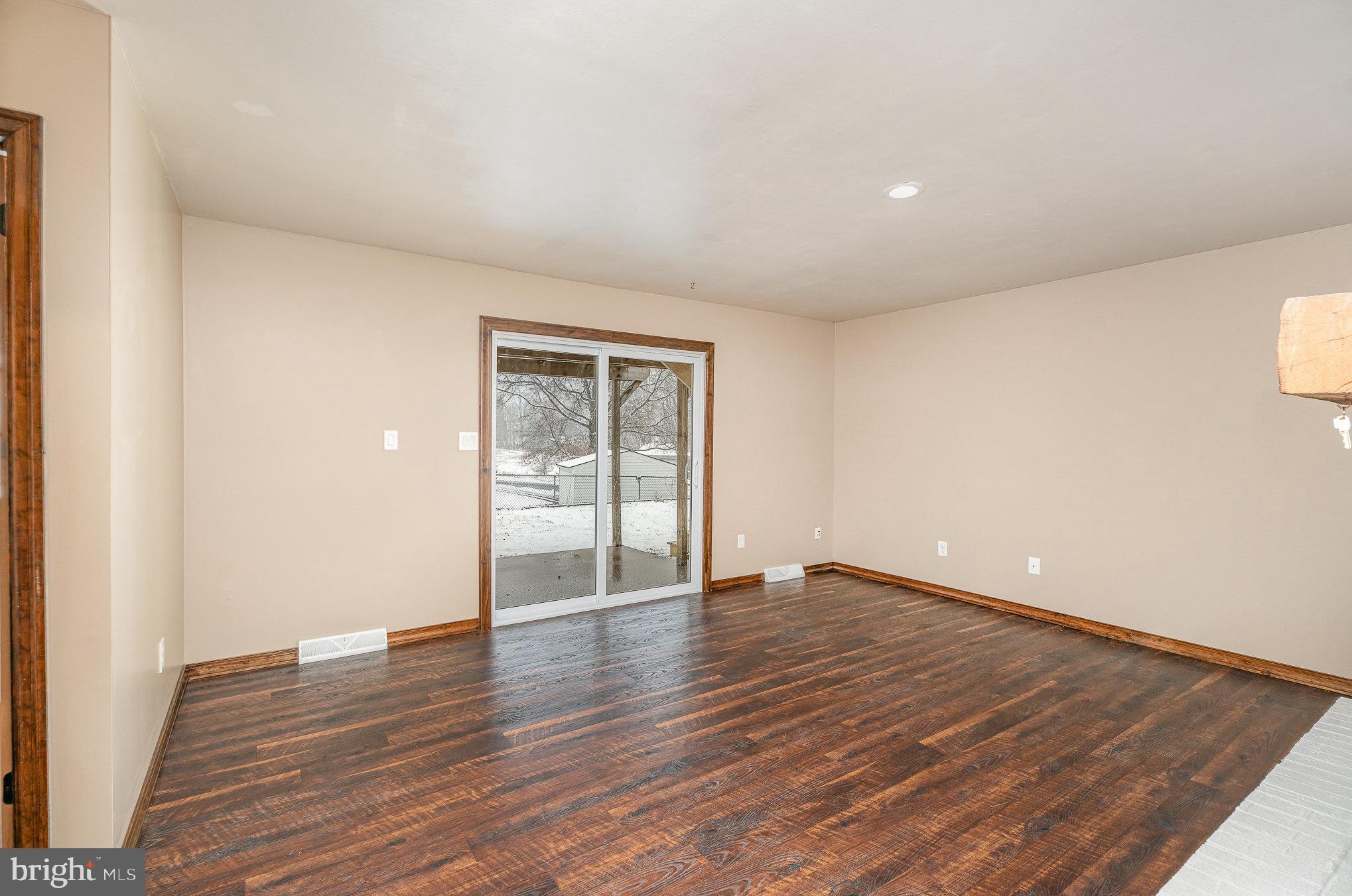 8 Mayapple Dr