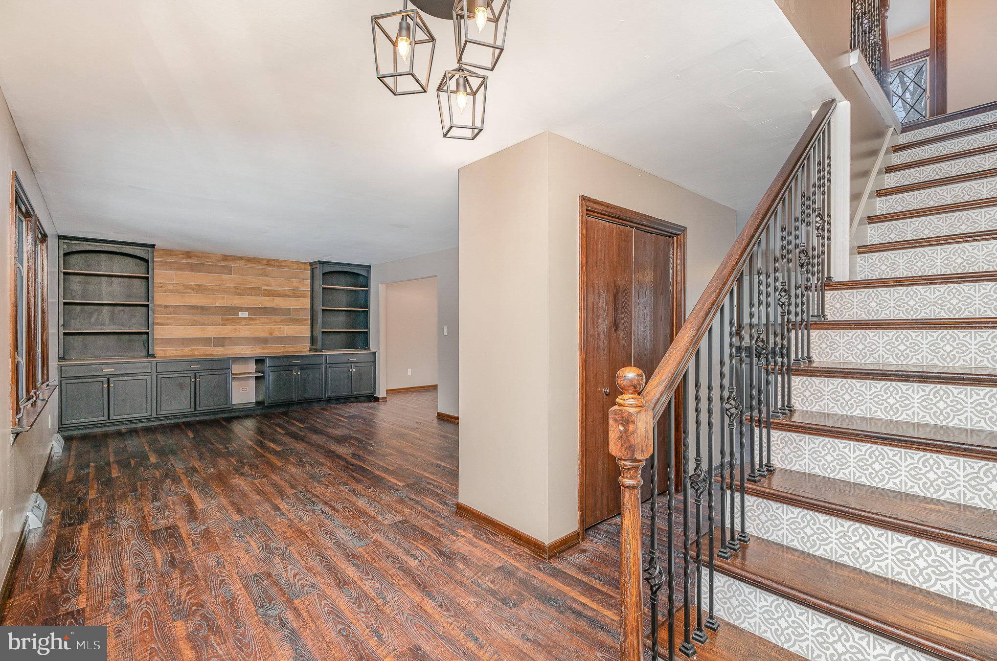 8 Mayapple Dr