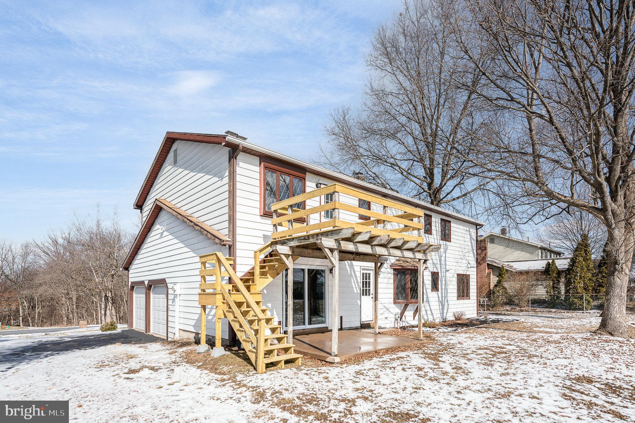 8 Mayapple Dr