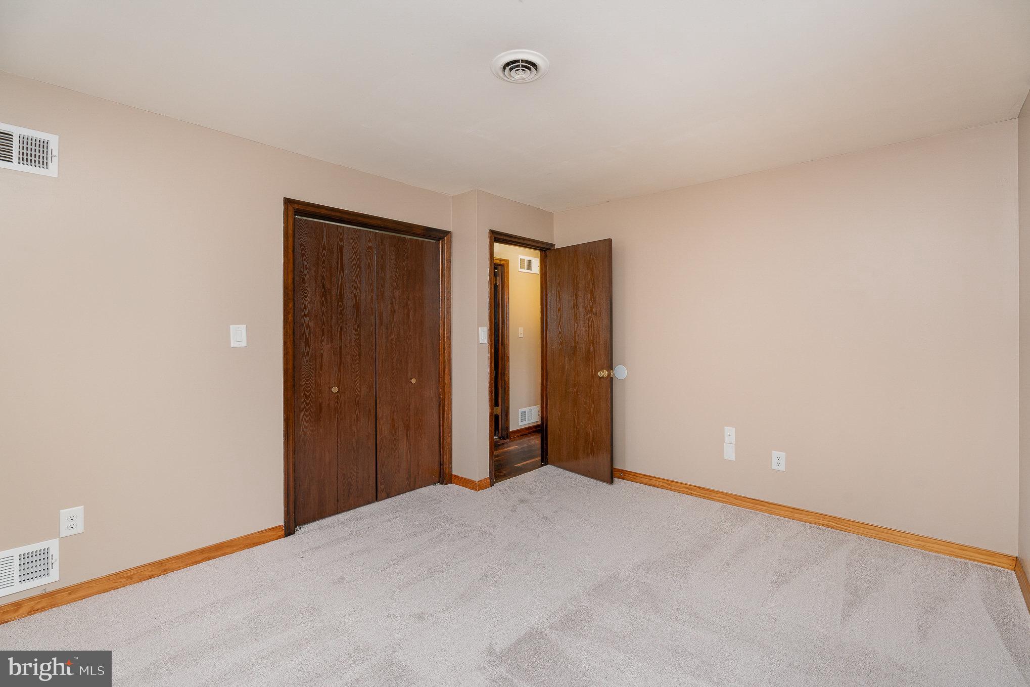 8 Mayapple Dr