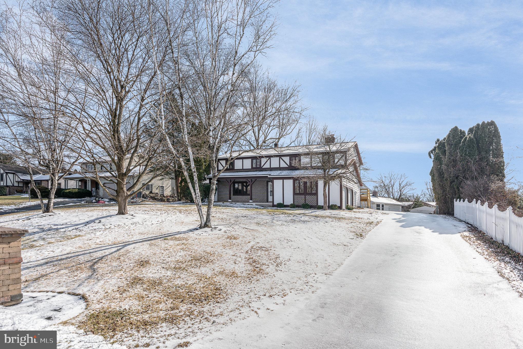 8 Mayapple Dr