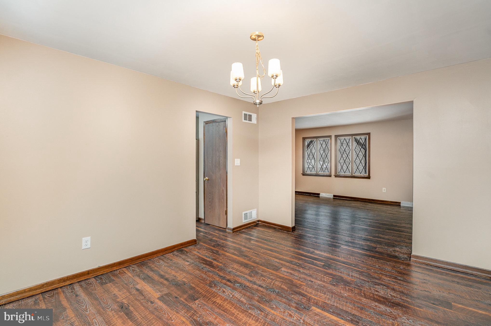 8 Mayapple Dr