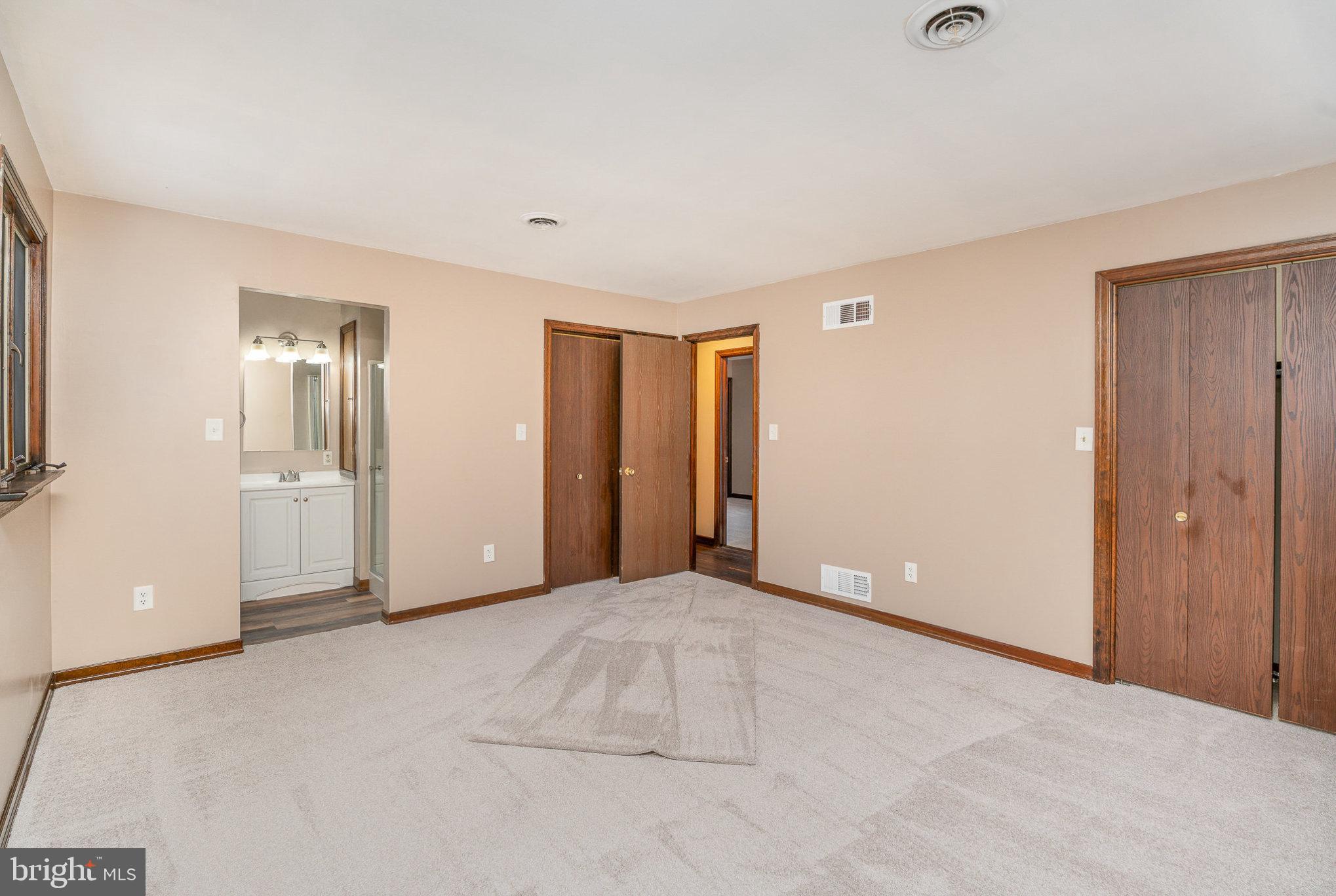 8 Mayapple Dr
