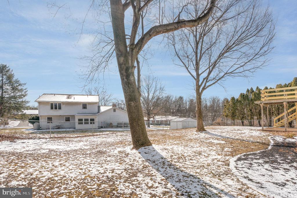 8 Mayapple Dr