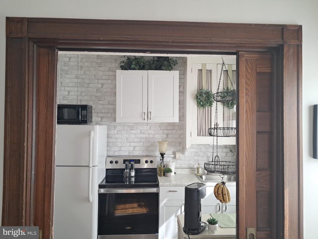 901 N FRONT ST #2F