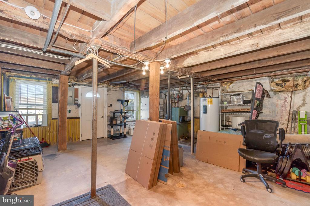 228 W Market St