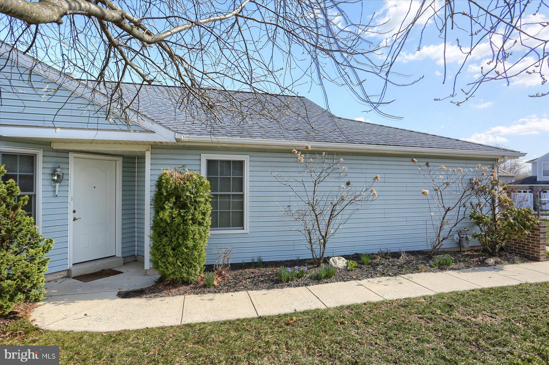 6266 S Highlands Cir