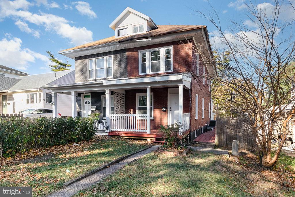 3126 Walnut St