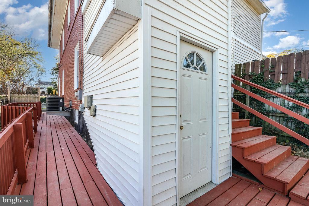 3126 Walnut St