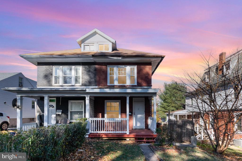 3126 Walnut St