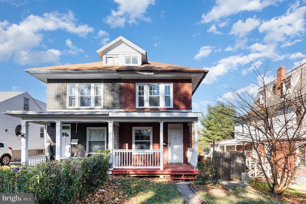 3126 Walnut St