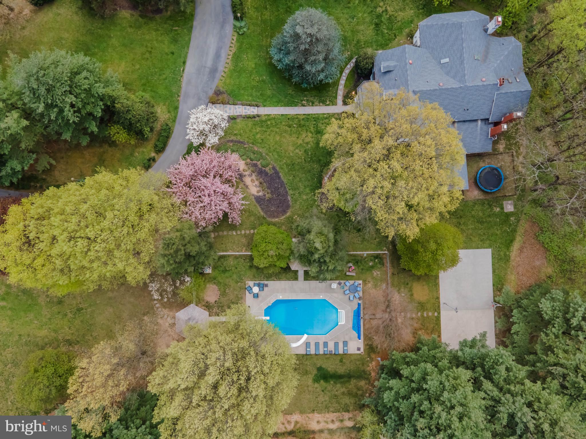 1485 Fairmont Dr