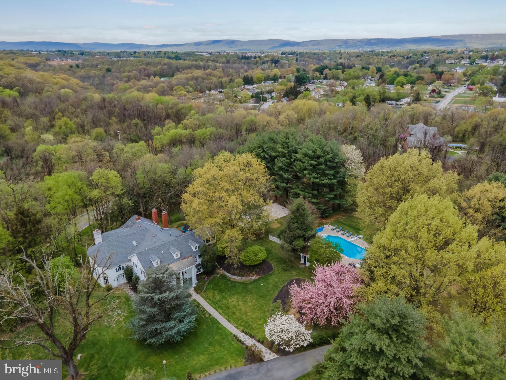 1485 Fairmont Dr
