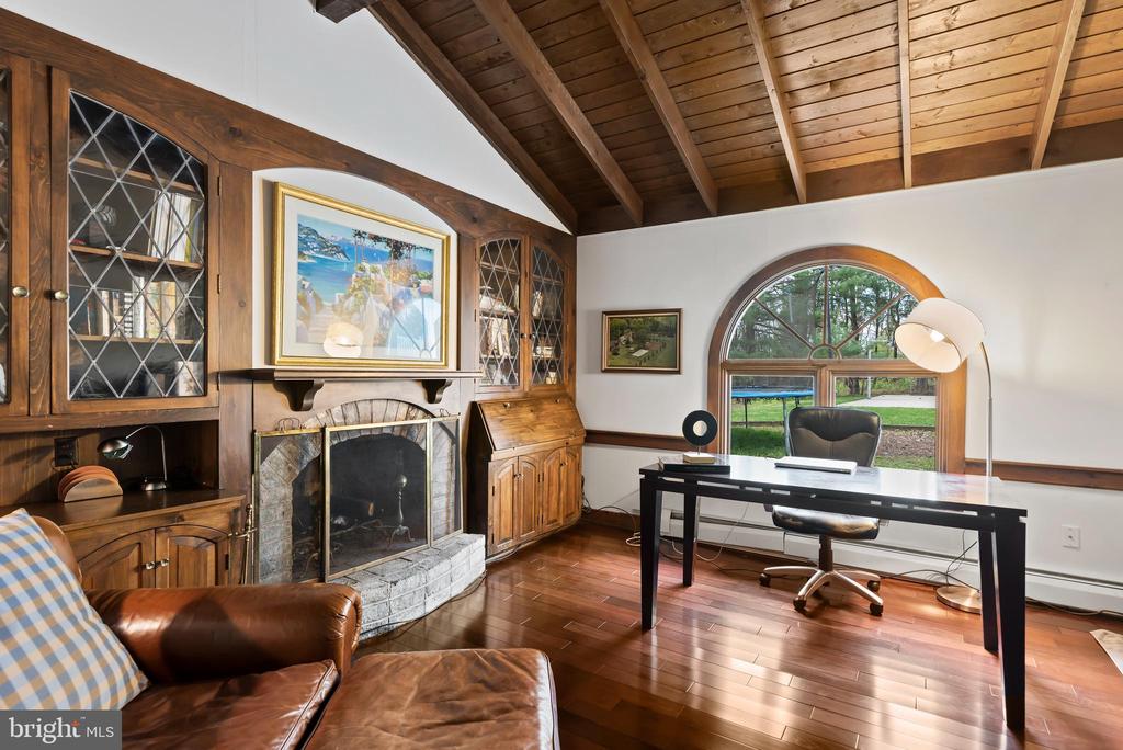 1485 Fairmont Dr