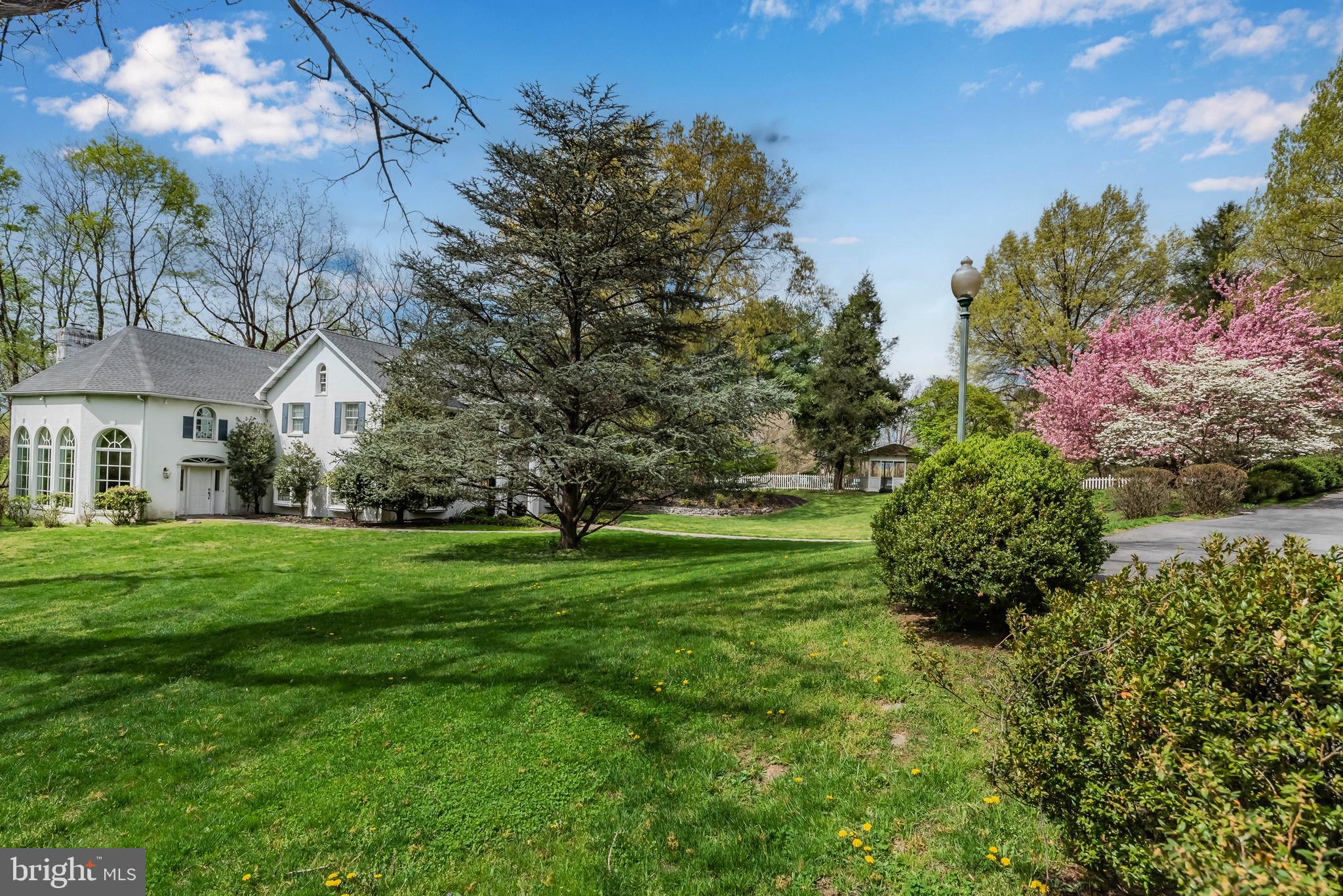 1485 Fairmont Dr