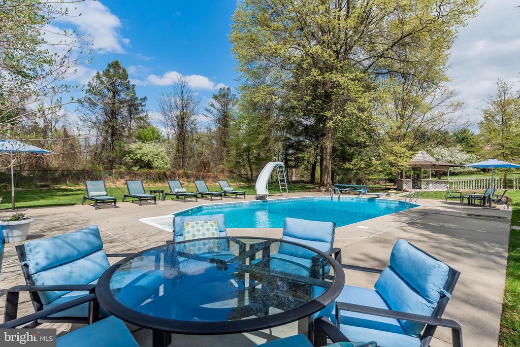1485 Fairmont Dr