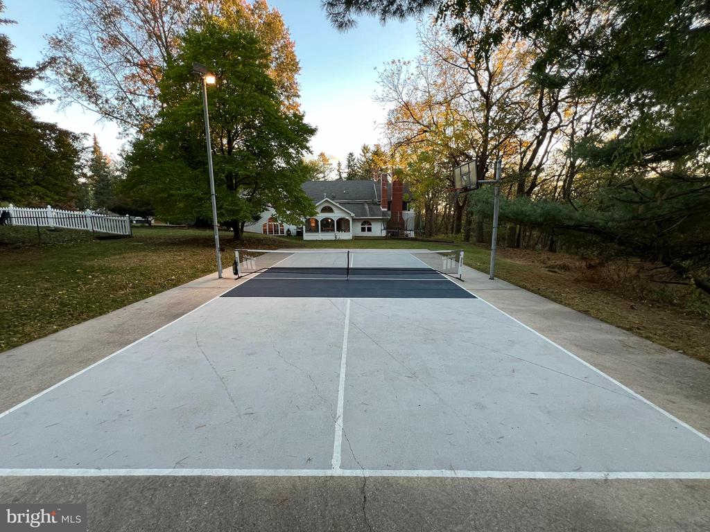 1485 Fairmont Dr