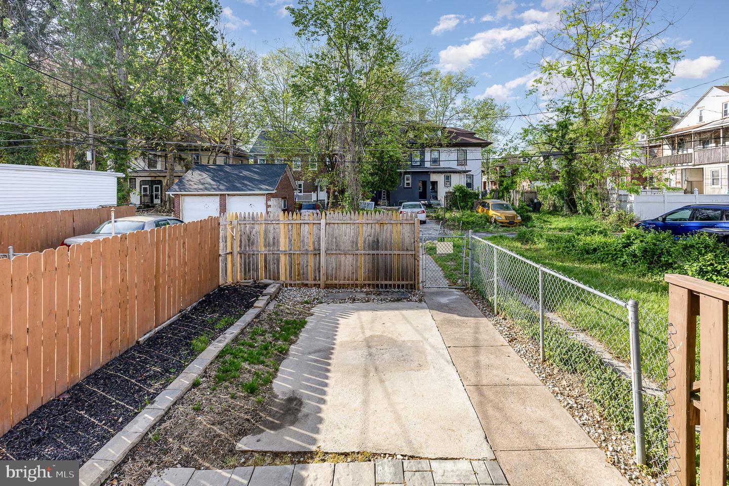 1615 Herr St