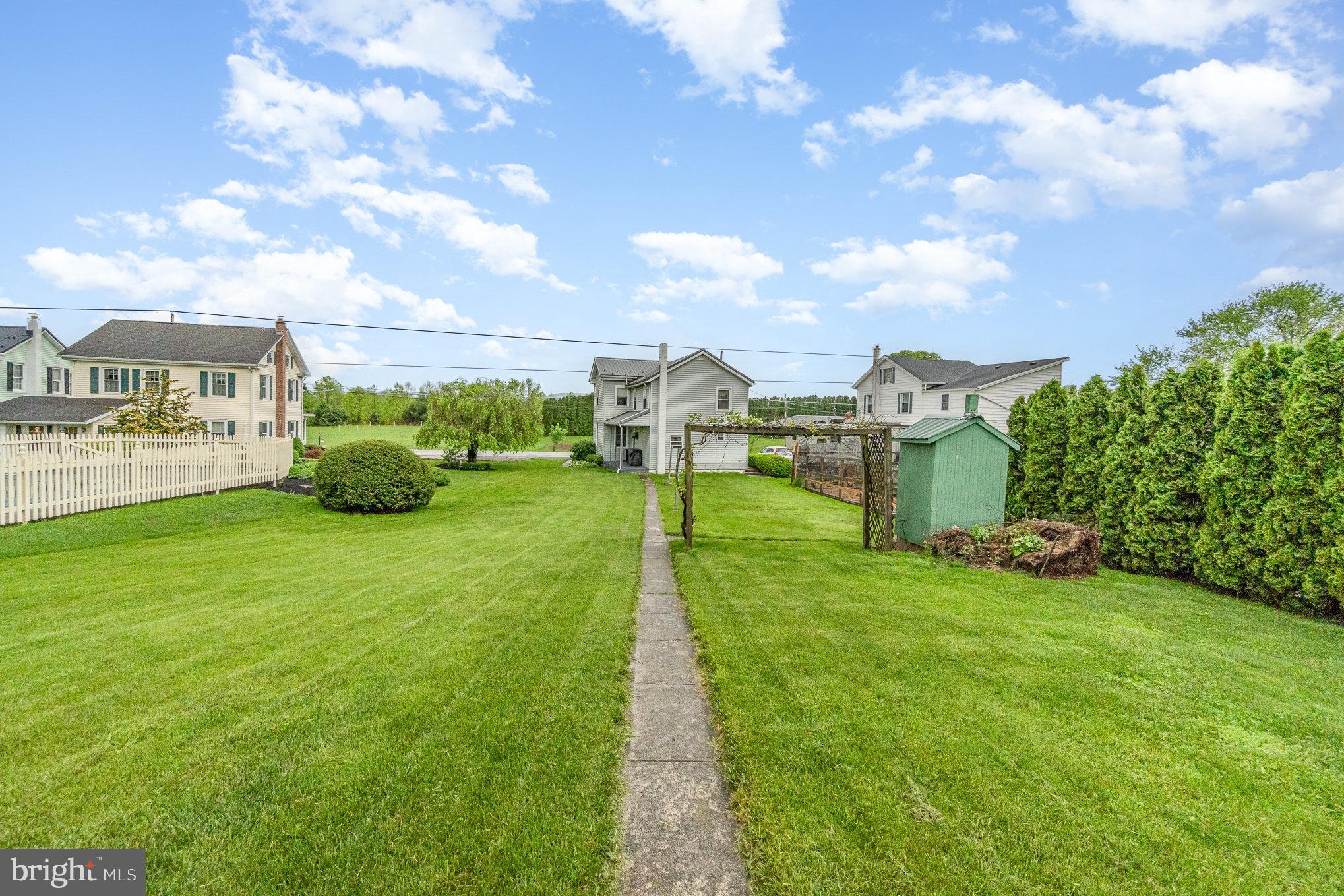 1405 BERRYSBURG ROAD