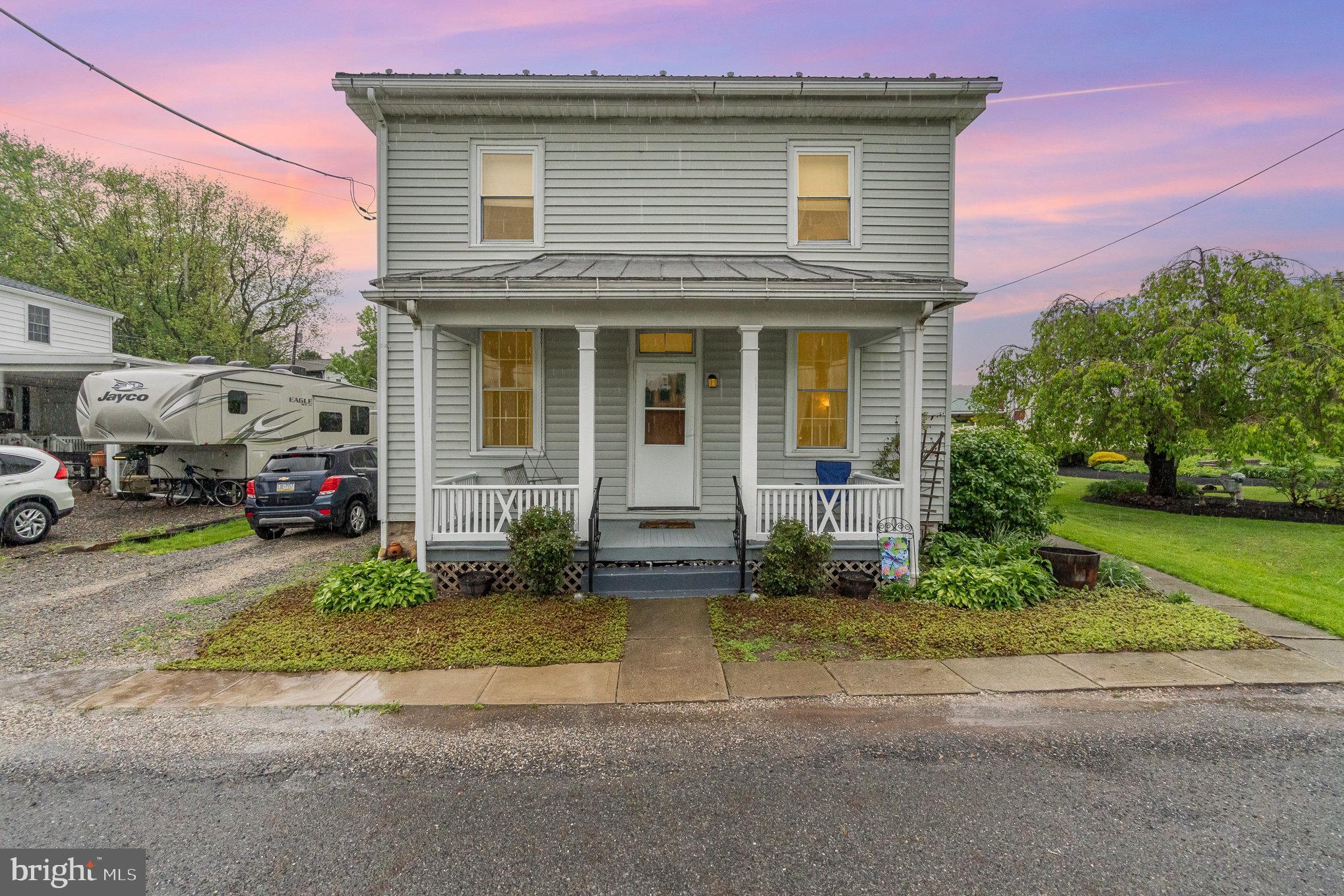 1405 BERRYSBURG ROAD